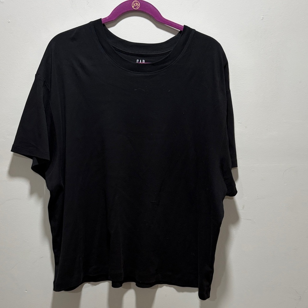 GAP Black Short Sleeve Tee